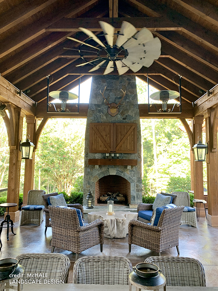 Outdoor Fireplace using Natural Facing's Autumn Crest Mosaic Natural Stone Veneer