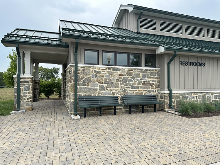 Park facilities with Natural Facing Ramone Brown Mosaic real stone veneer